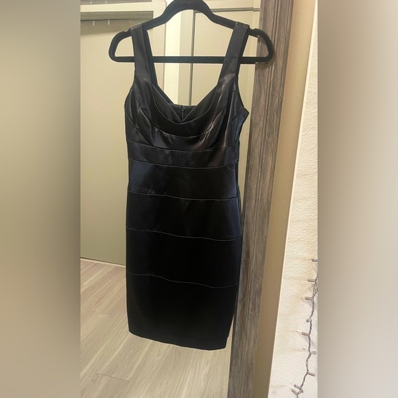 London Times Dresses & Skirts - London times petite black dress